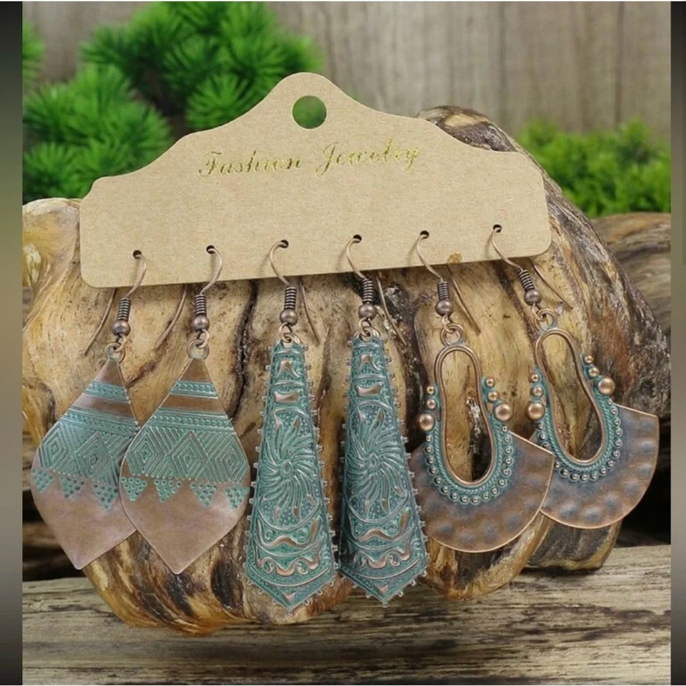 Antique Bronze Elegant Copper and Turquoise Earrings 🌟HOST PICK🌟